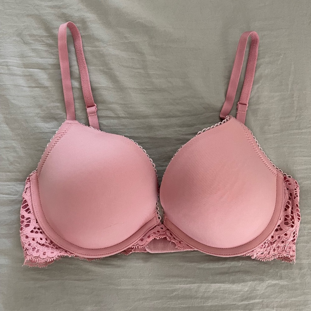 Pink Victoria’s secret dream angels bra